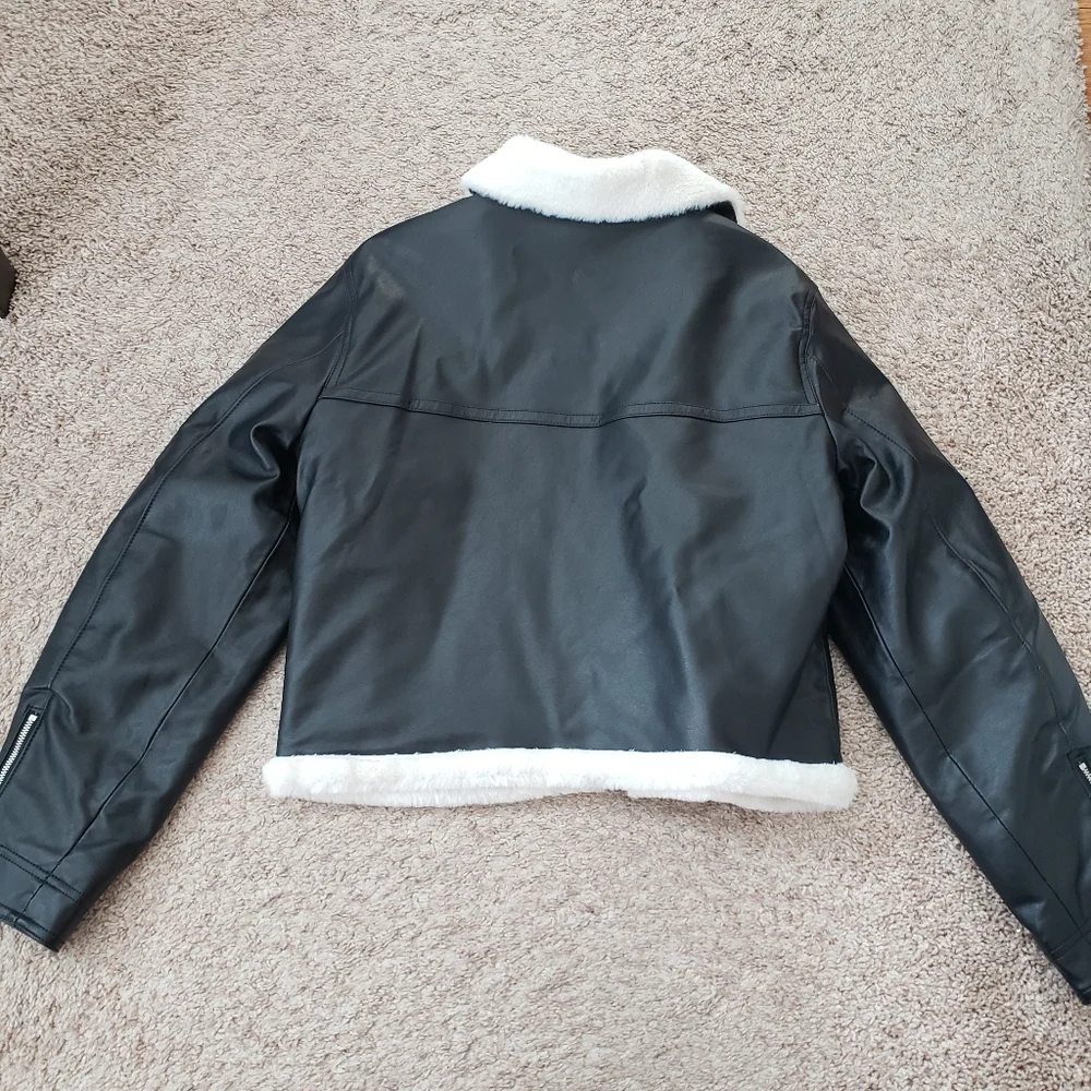 Hollister Faux Fur Jacket - Picture 6 of 8